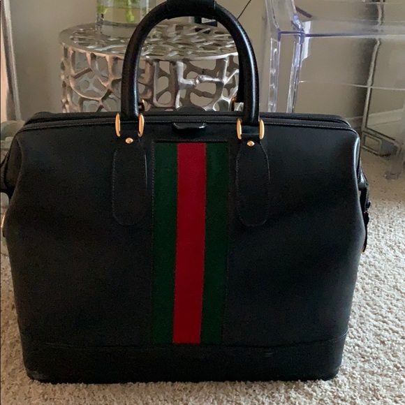 Gucci Handbags - Authentic Gucci❤️💚 vintage travel Bag